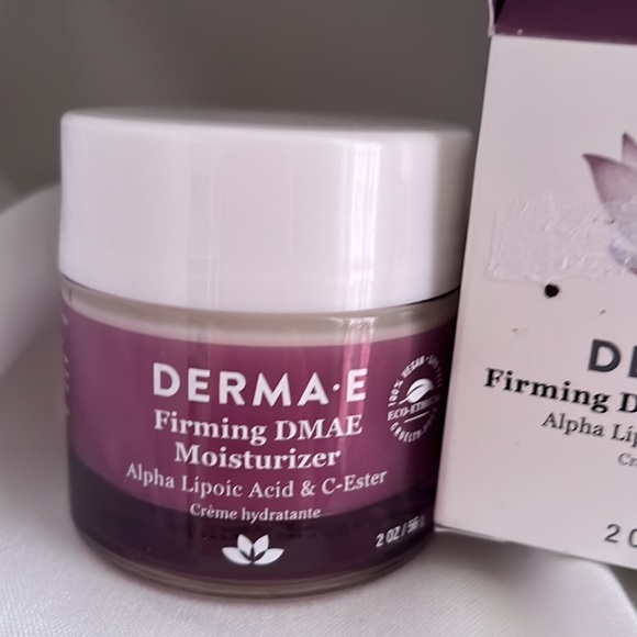 DERMA.E firming DMAE moisturizer - Picture 2 of 3